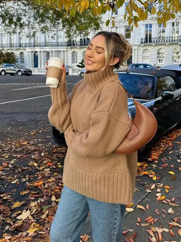 Claire - Cosy knitted turtle neck jumper