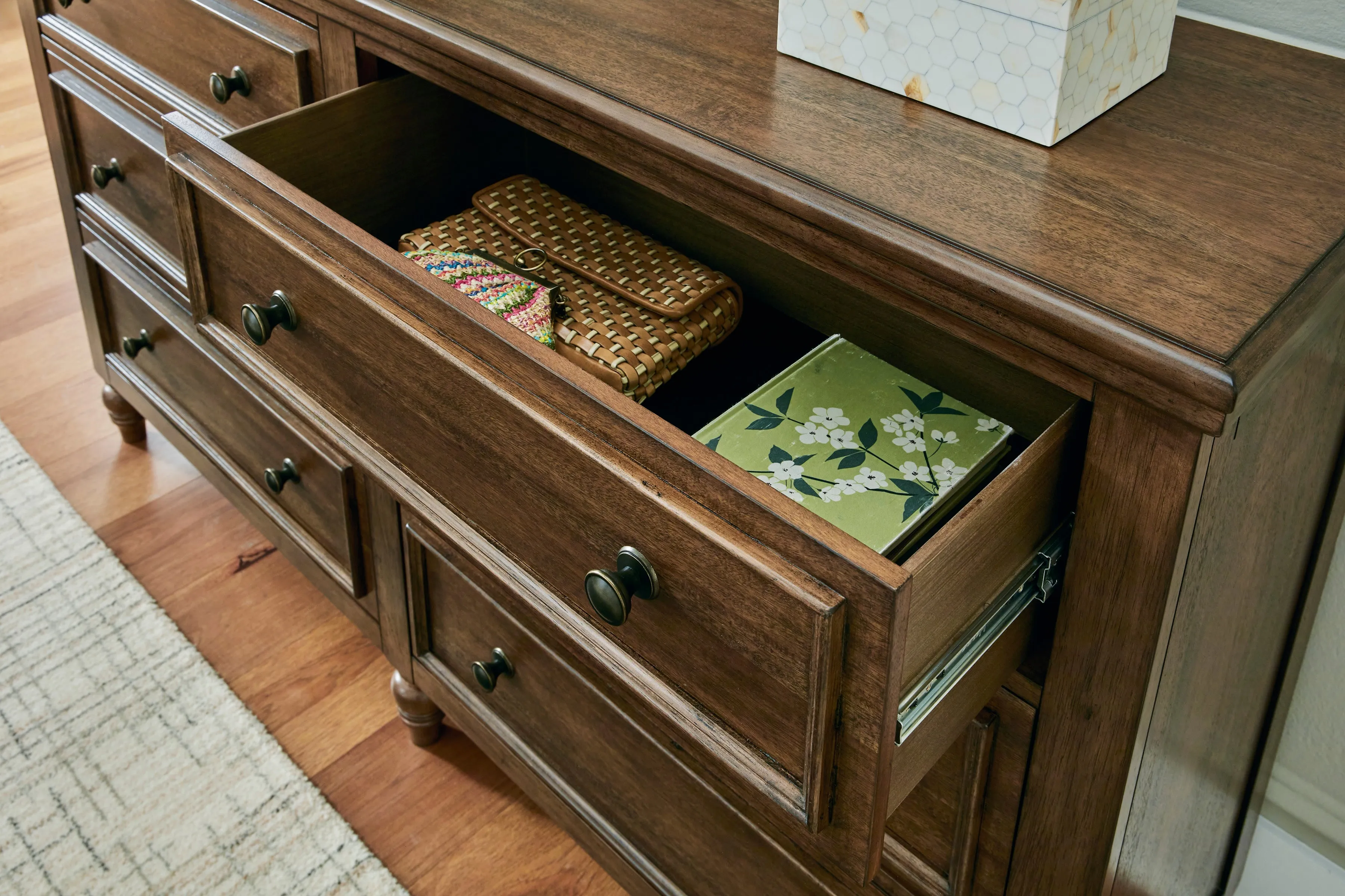 Sturlayne King Bedroom Set