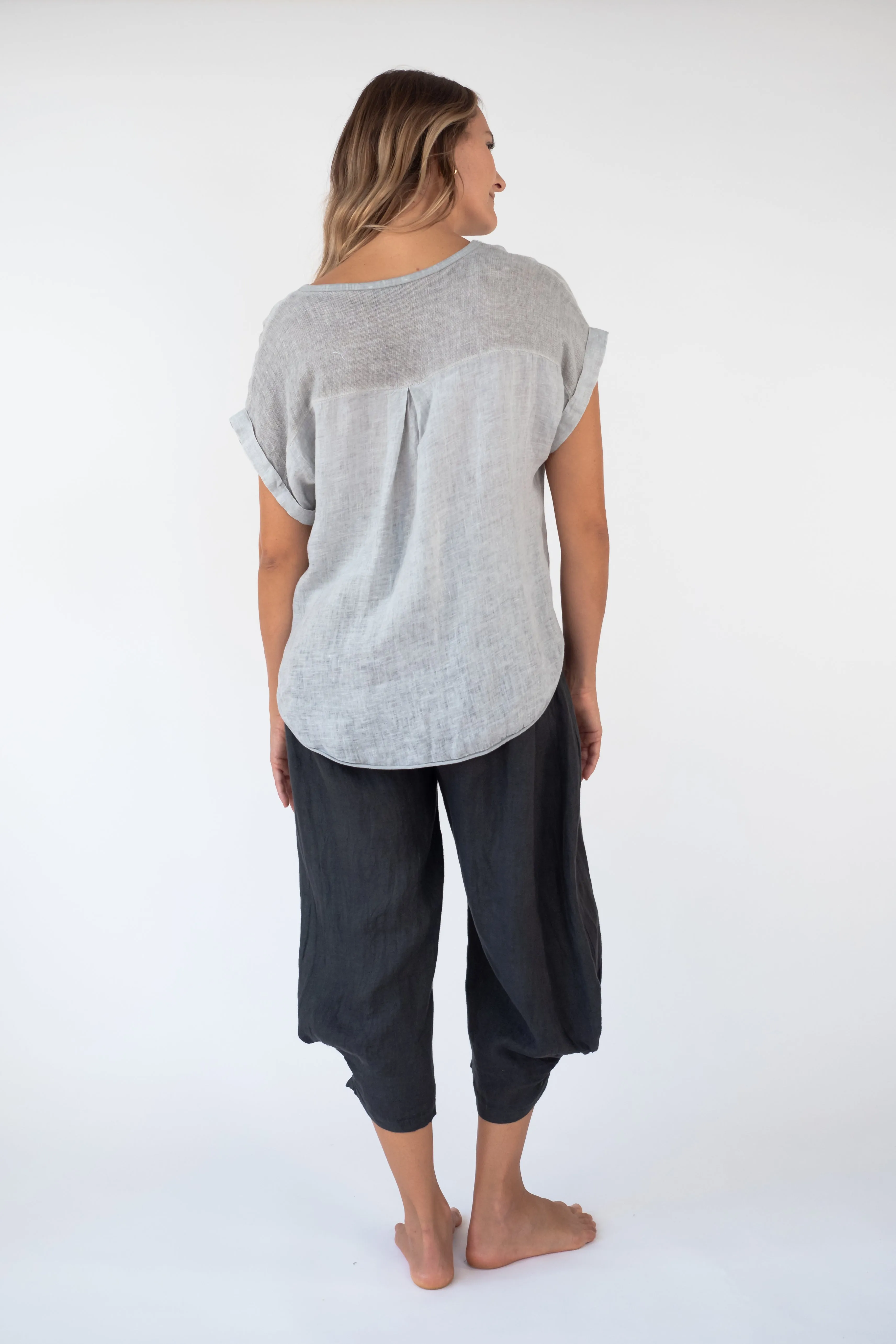 the LEO Linen Top