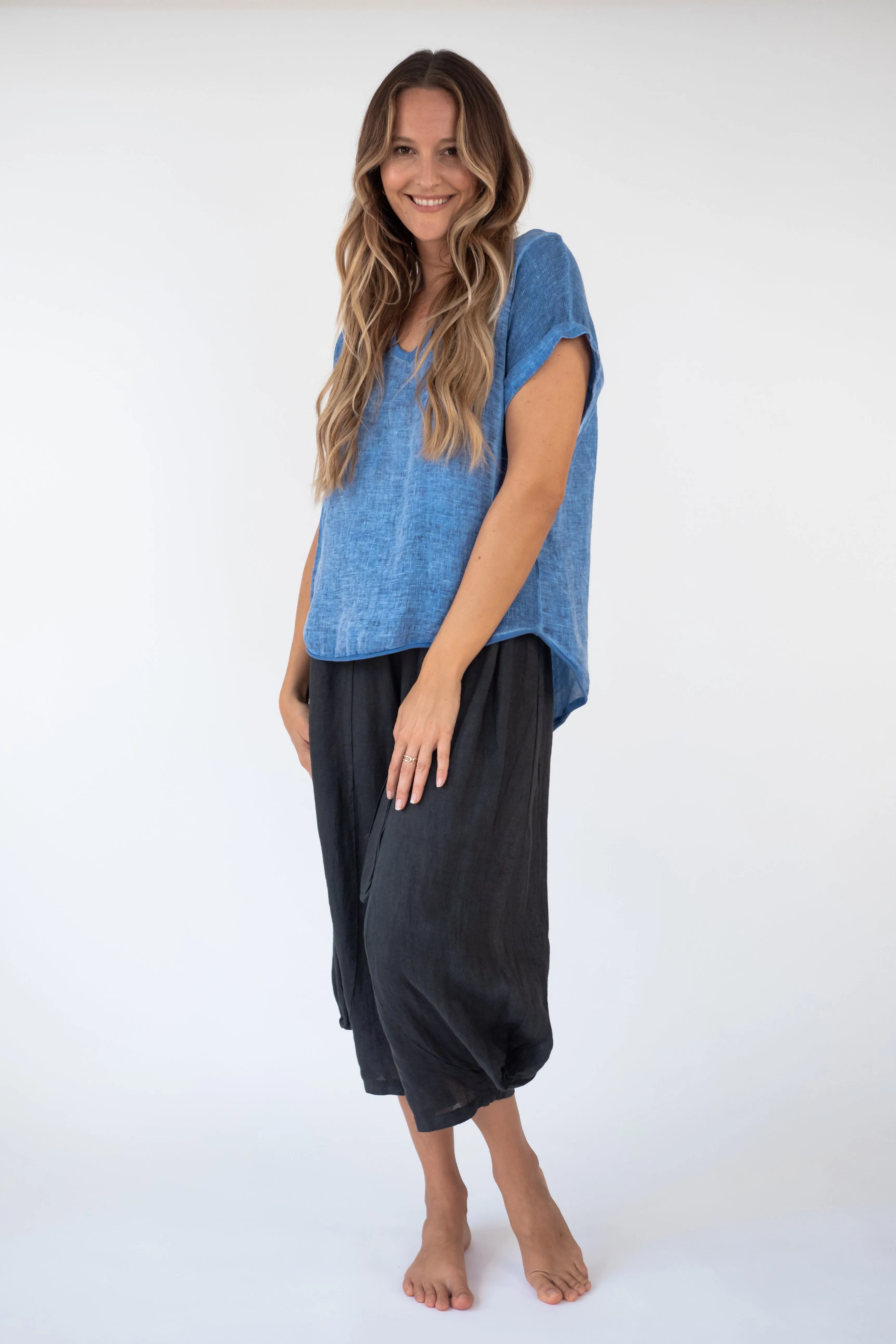 the LEO Linen Top