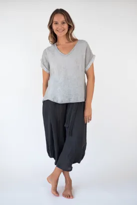 the LEO Linen Top