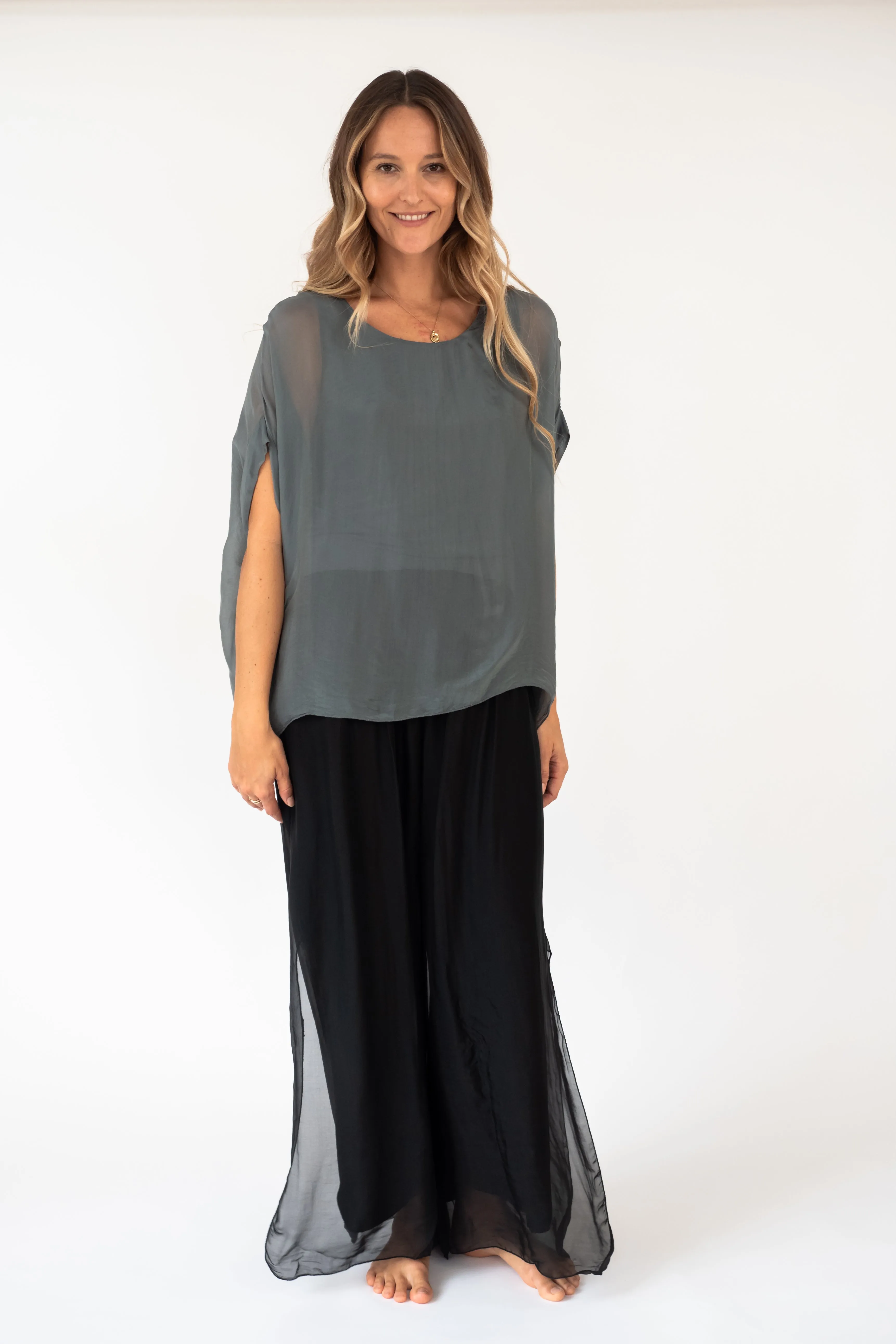 The MAHINA  flowy Silk Top