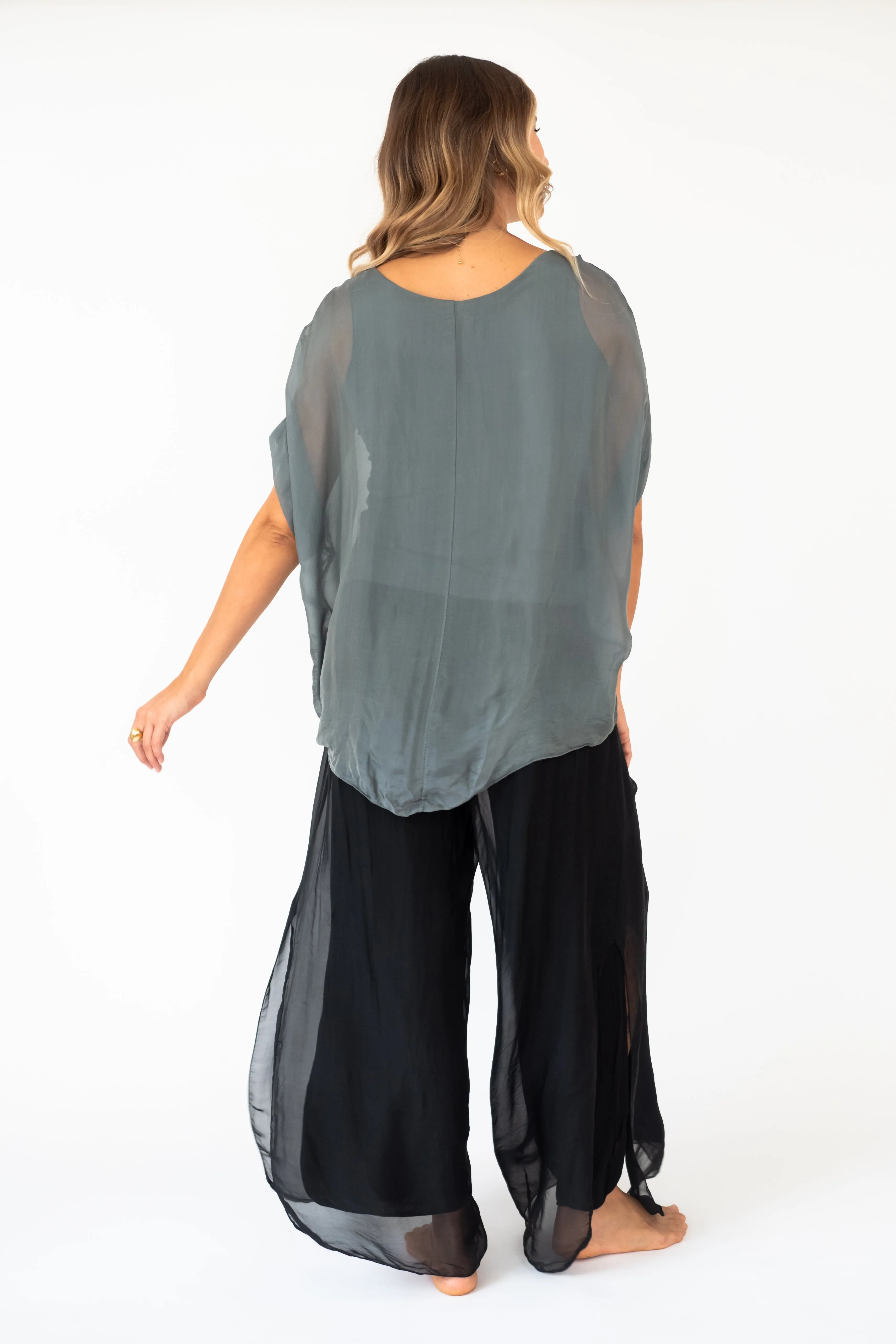 The MAHINA  flowy Silk Top