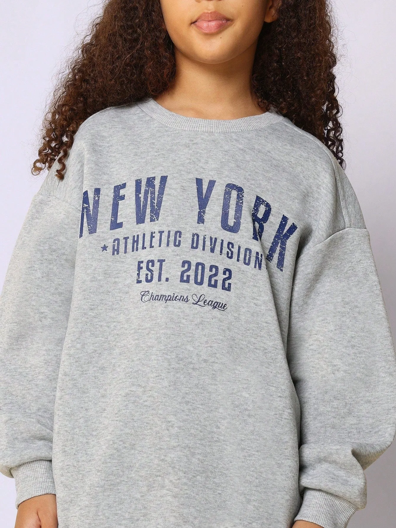 Tween Girls Comfortable Regular Fit Longline New York Graphic Print Sweatshirt