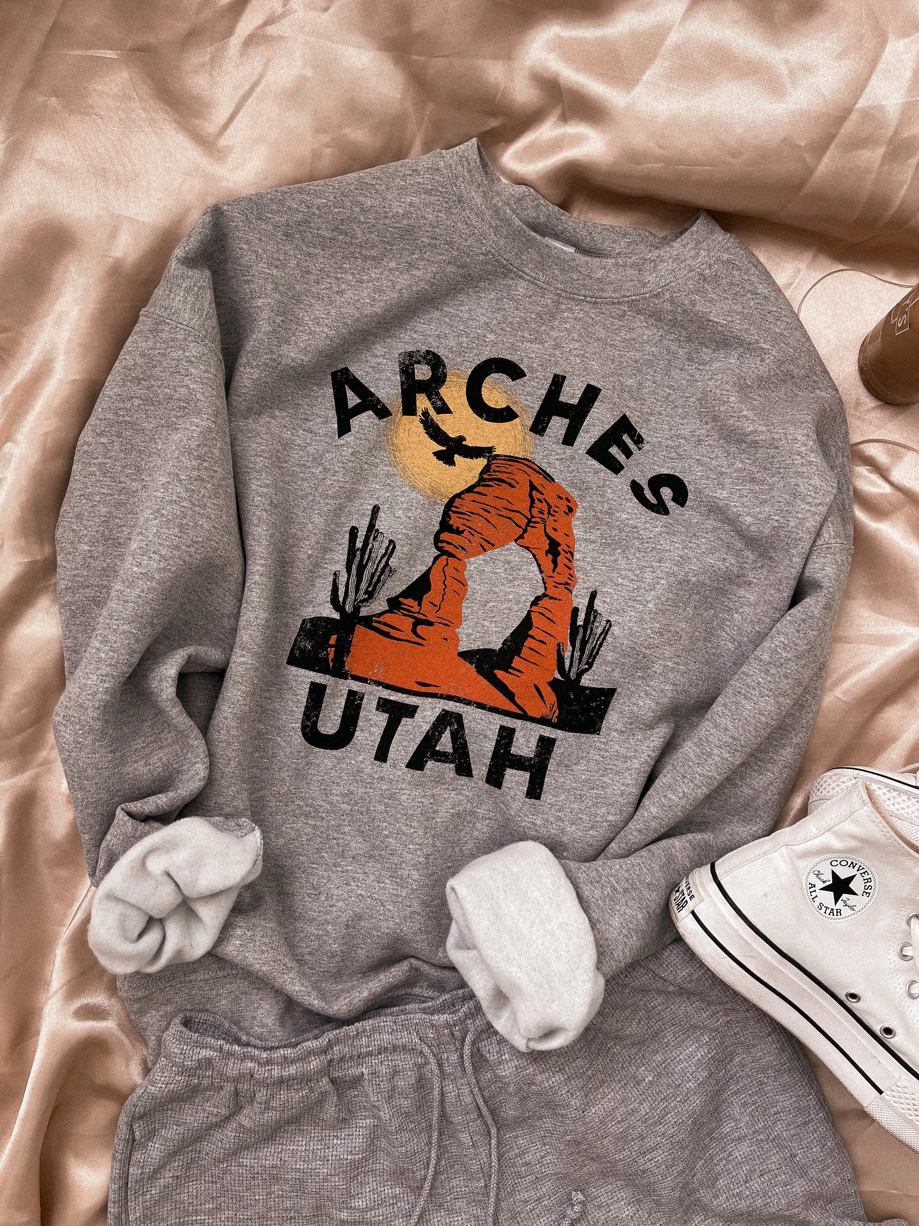 UTAH ARCHES graphic crewneck sweater